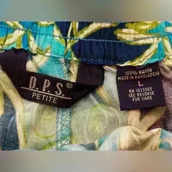 Vintage D.P.S. Petite Tropical Rayon Shorts Size LP SUPER COMFY! - Picture 2 of 2